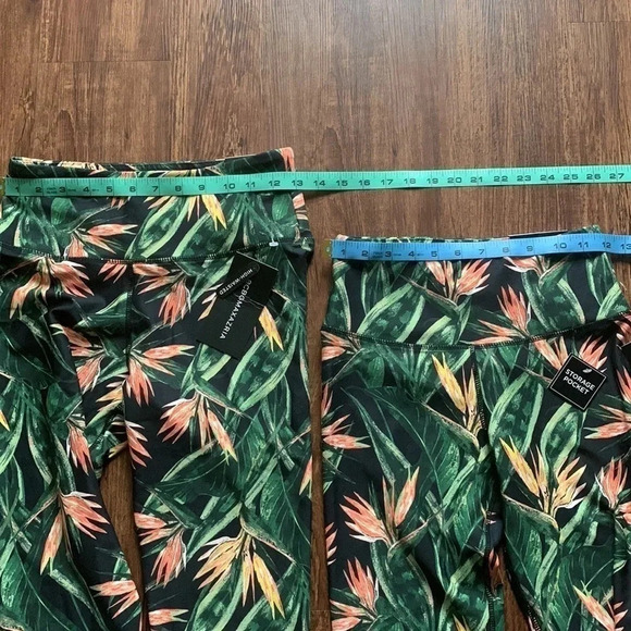 NWT BCBG MaxAzria Active Leggings Floral Print Size Small - Picture 10 of 10